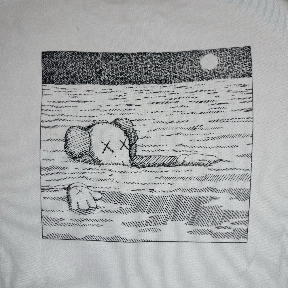 KAWS x Uniqlo Longsleeve Sweatshirt Cream White Size Large - Picture 5 of 11